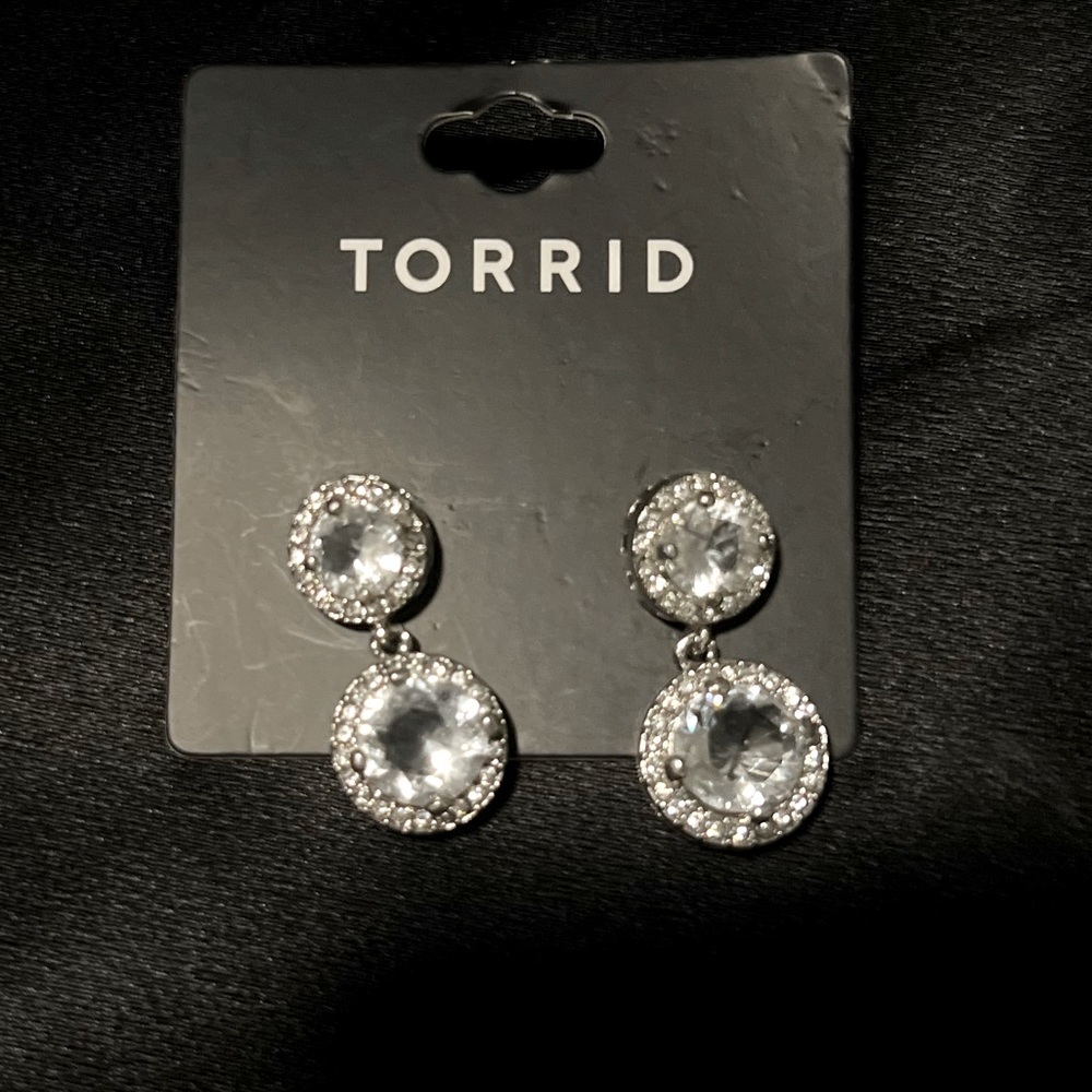 Dangle earrings